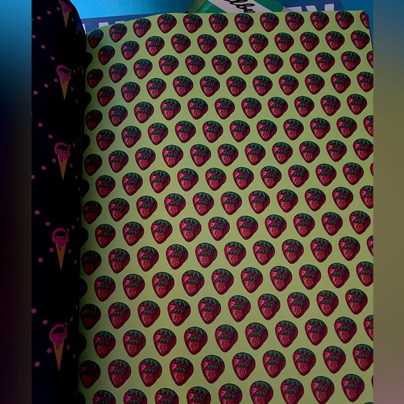 Gucci Holiday Special Edition Wallpaper - Picture 8 of 8